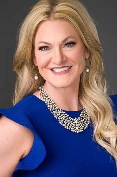 headshot of amy longtin