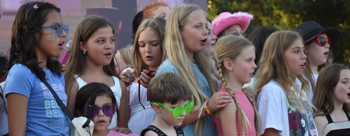 Photo of participants at fearless friends event