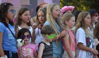 Photo of participants at fearless friends event