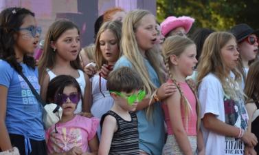 Photo of participants at fearless friends event